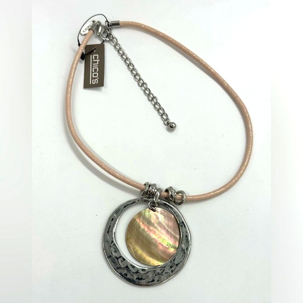 Chico’s Leather Choker with Faux Pink Mother of Pearl & Silver Tone Pendant NWT